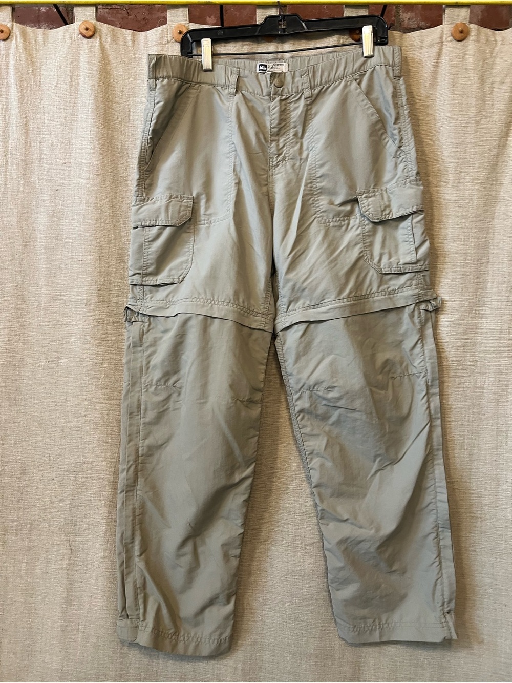 Rei hiking cargo pants /zip away shorts 10P green khaki great lightweight pants